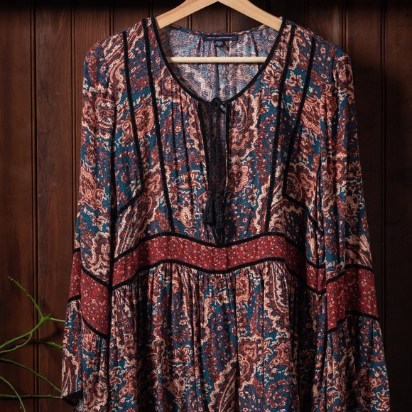 American Eagle Outfitters Tops - Paisley Gypsy Style Peasant Blouse Sz M with Tie Neck and Bell Sleeves